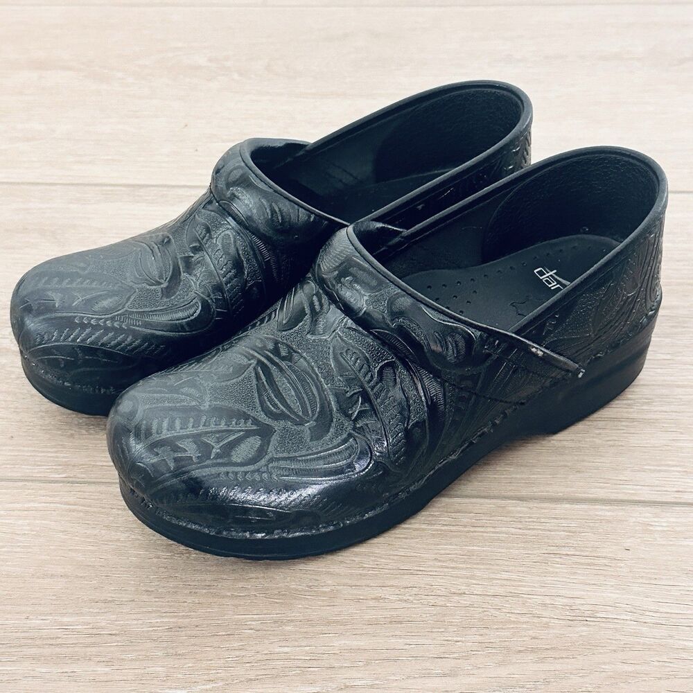Womens 7.5 8 38 Dansko Professional Black Tooled Leather Clog Shoes Work Stapled